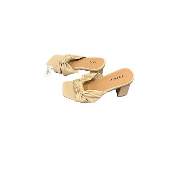 NWT SZ 7.5W Torrid Soft Knot Square Block Heel Open Toe Mules Sandals in Beige L - Picture 4 of 6